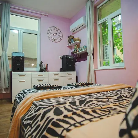House Tsimerman 4 Bedroom Private House Free Parking Private Garden Casa de Férias Varna
