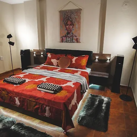 House Tsimerman 4 Bedroom Private House Free Parking Private Garden Casa de Férias Varna