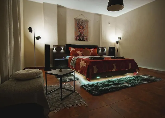 بيت للعطل House Tsimerman 4 Bedroom Private House Free Parking Private Garden فارنا