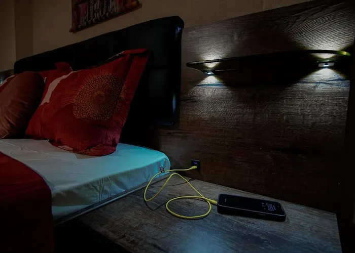 House Tsimerman 4 Bedroom Private House Free Parking Private Garden بيت للعطل فارنا